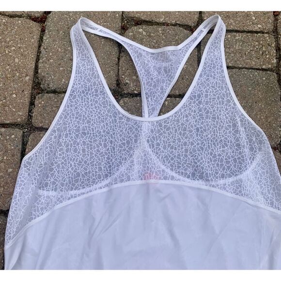 Lululemon White Racerback Lace Mesh Athletic Workout yoga Tank Top sz 8 M - Picture 3 of 6